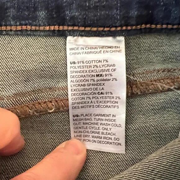 Chico's Dark Blue Floral Embroidered Pull On Jeans - Picture 6 of 6